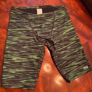 TYR mens jammer swim suit size 34 EUC green and black